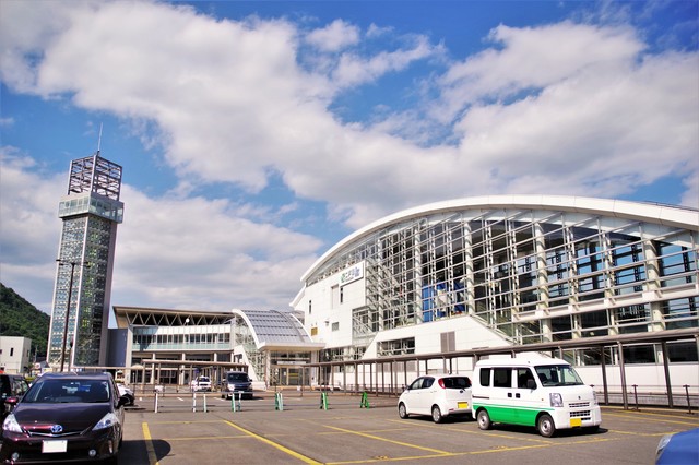 展望タワーと観光物産センター